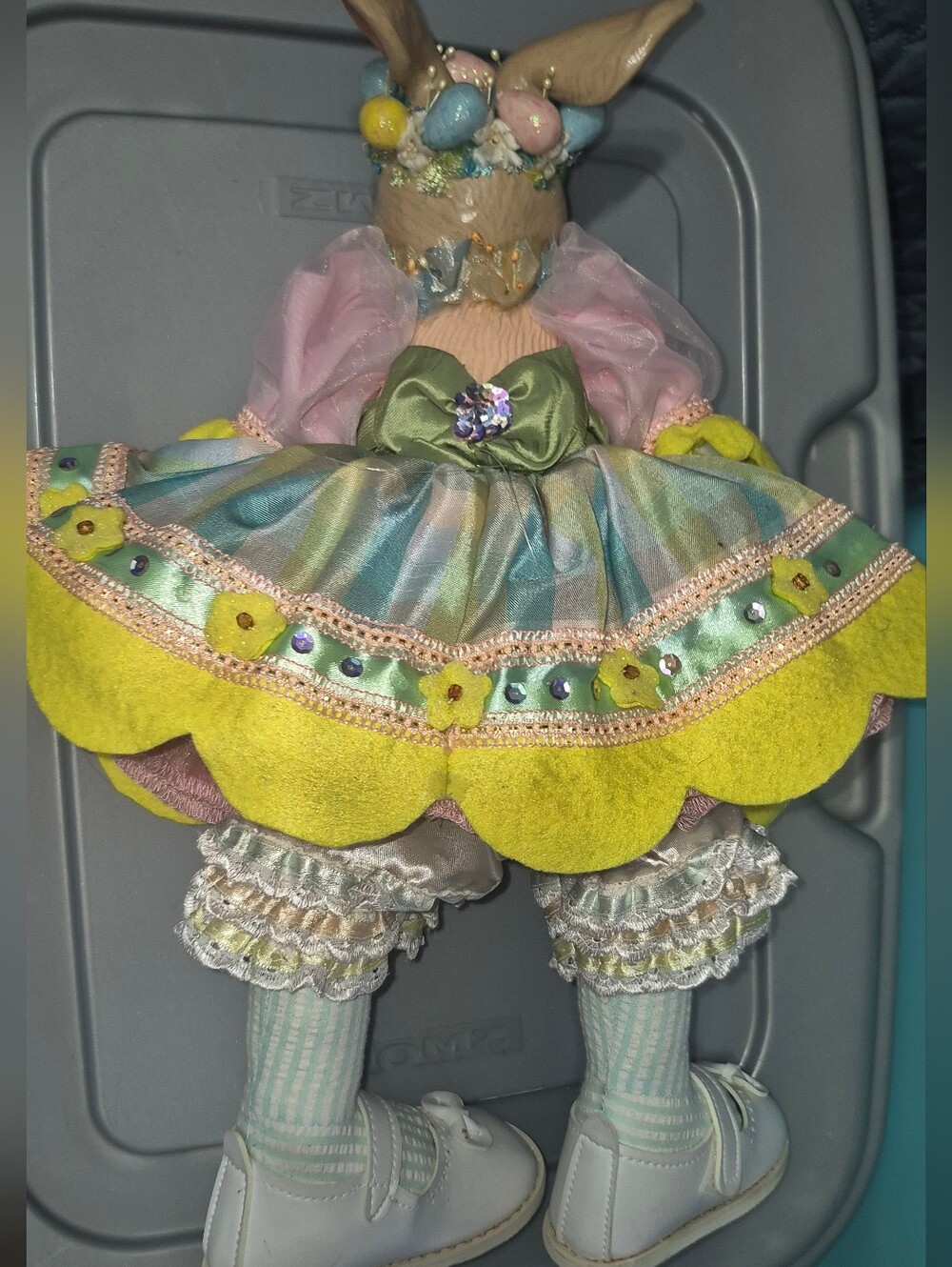 Decorative Rabbit Figurine Colorful - Easter - Picture 7 of 13